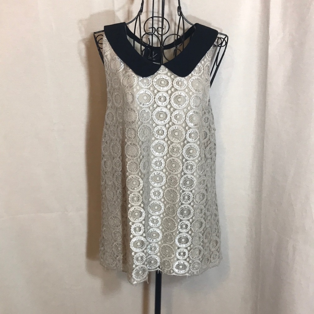 LIV Los Angeles sleeveless silver lace top ~ SP